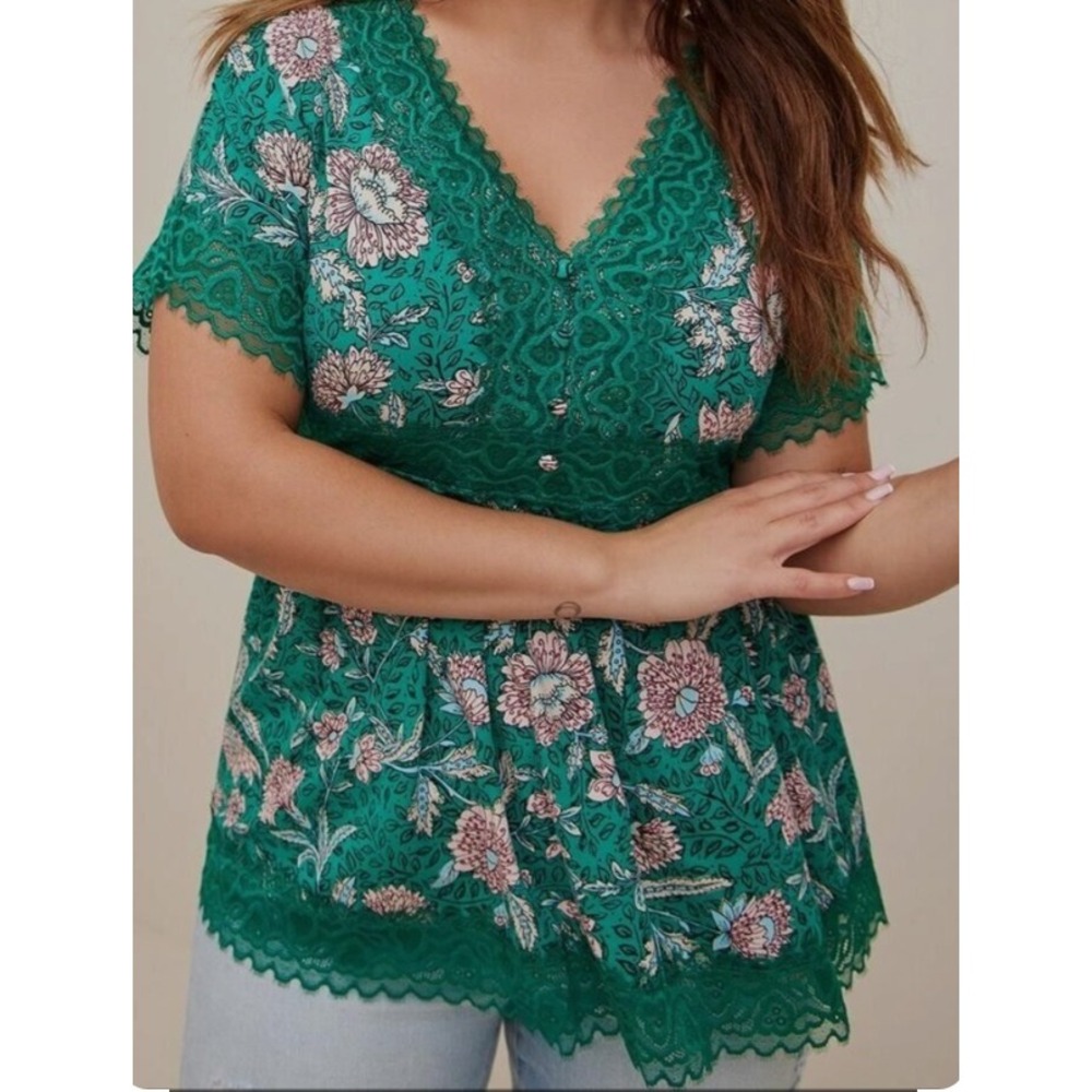 Torrid Green Floral Lace Trim Babydoll Top 2X Boho V-Neck Short Sleeve